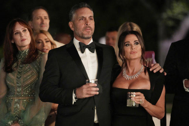 Redefining Hollywood Narratives Kyle Richards Silences the Rumor Mill with an Unforgettable Revelation